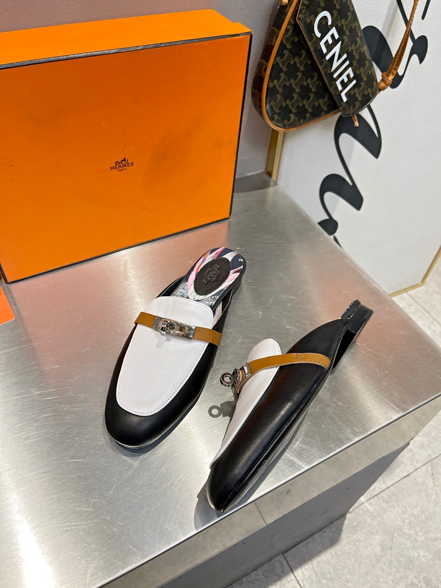 0Z MULE WHITE AND BLACK CALFSKIN WITH PATTERN - 图片 4