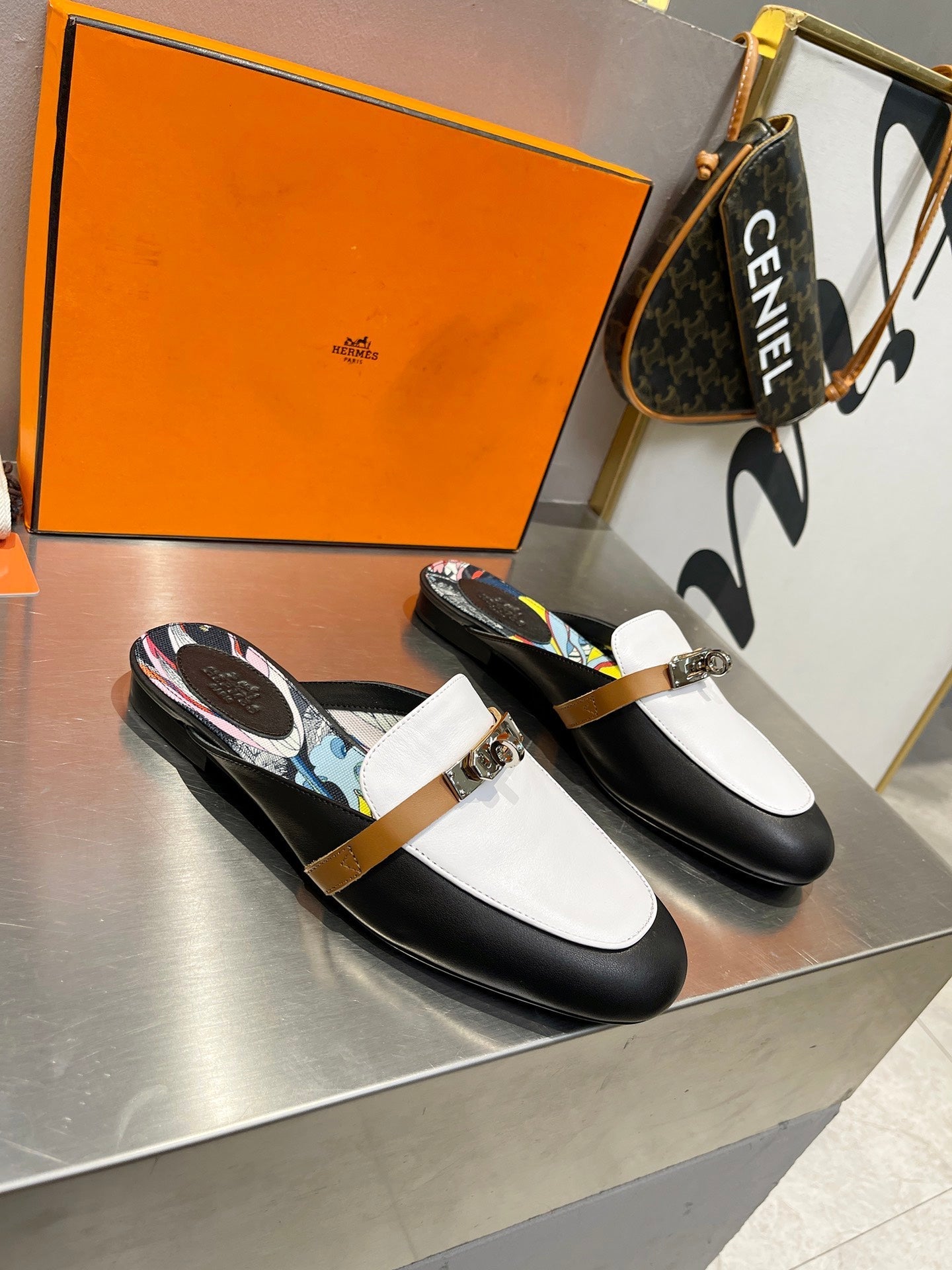 0Z MULE WHITE AND BLACK CALFSKIN WITH PATTERN - 图片 3