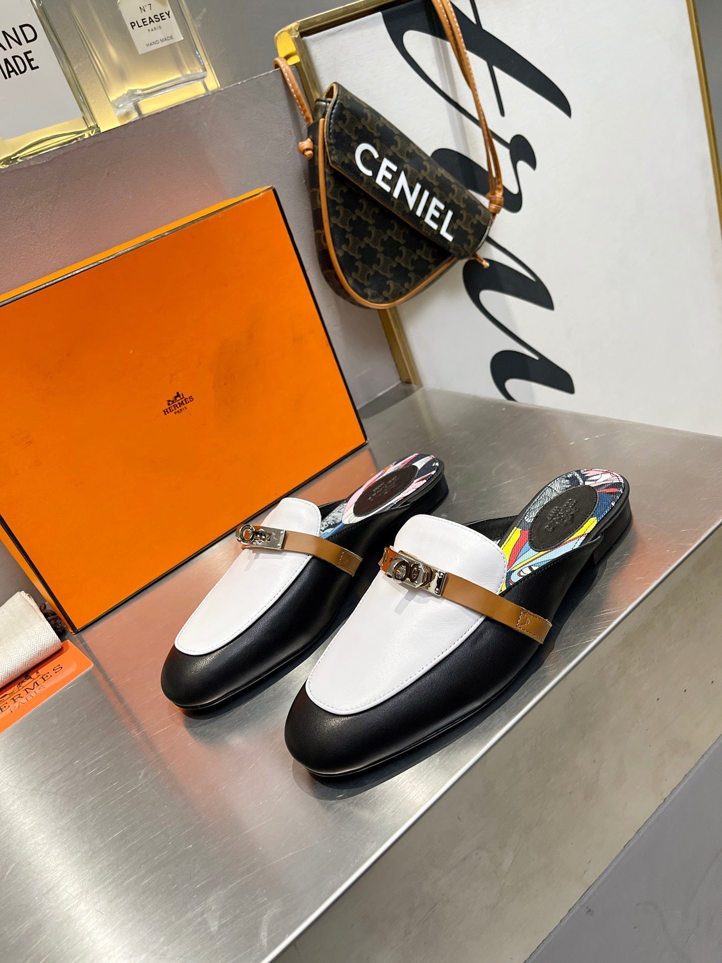 0Z MULE WHITE AND BLACK CALFSKIN WITH PATTERN - 图片 2