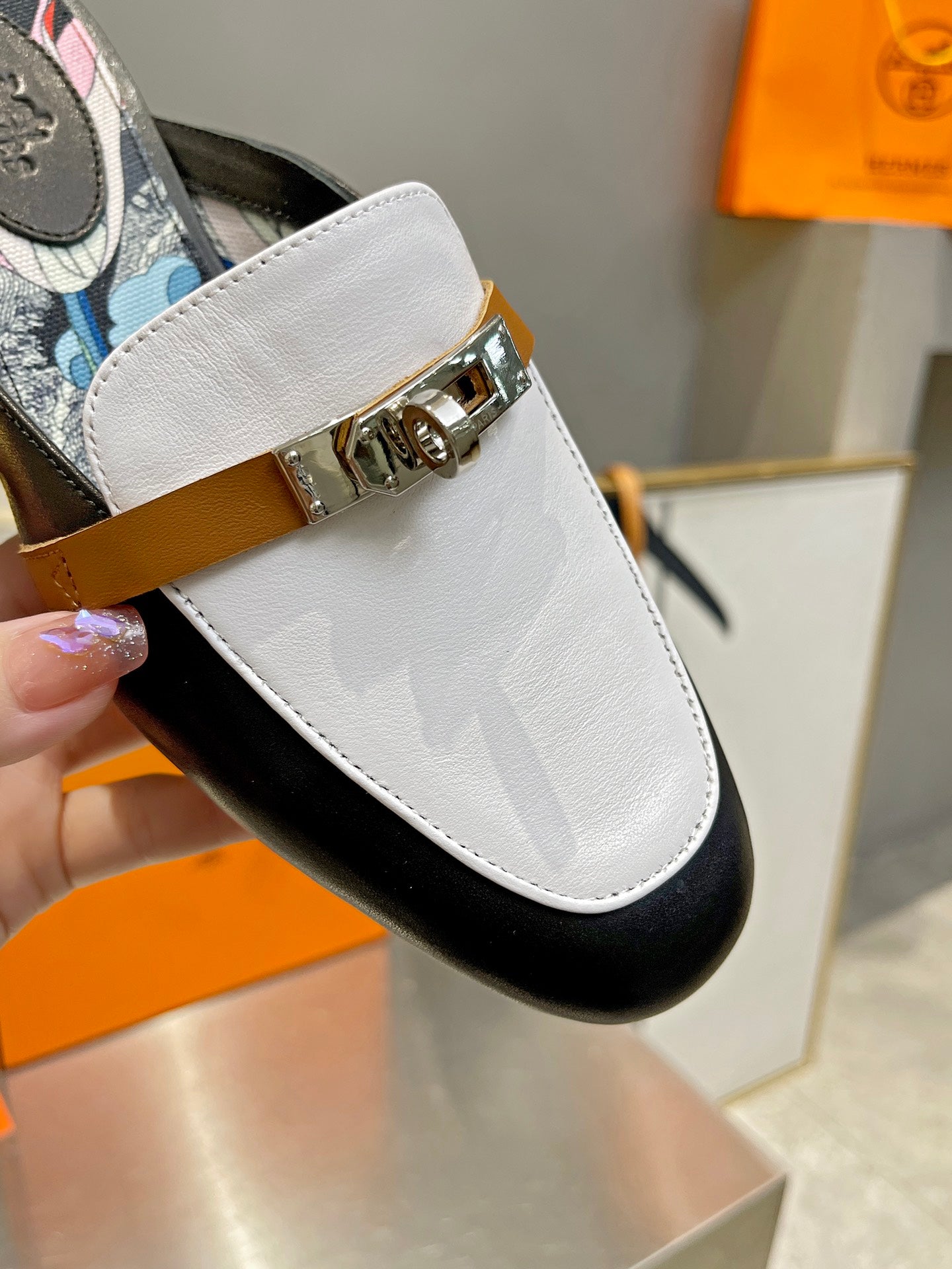 0Z MULE WHITE AND BLACK CALFSKIN WITH PATTERN - 图片 5