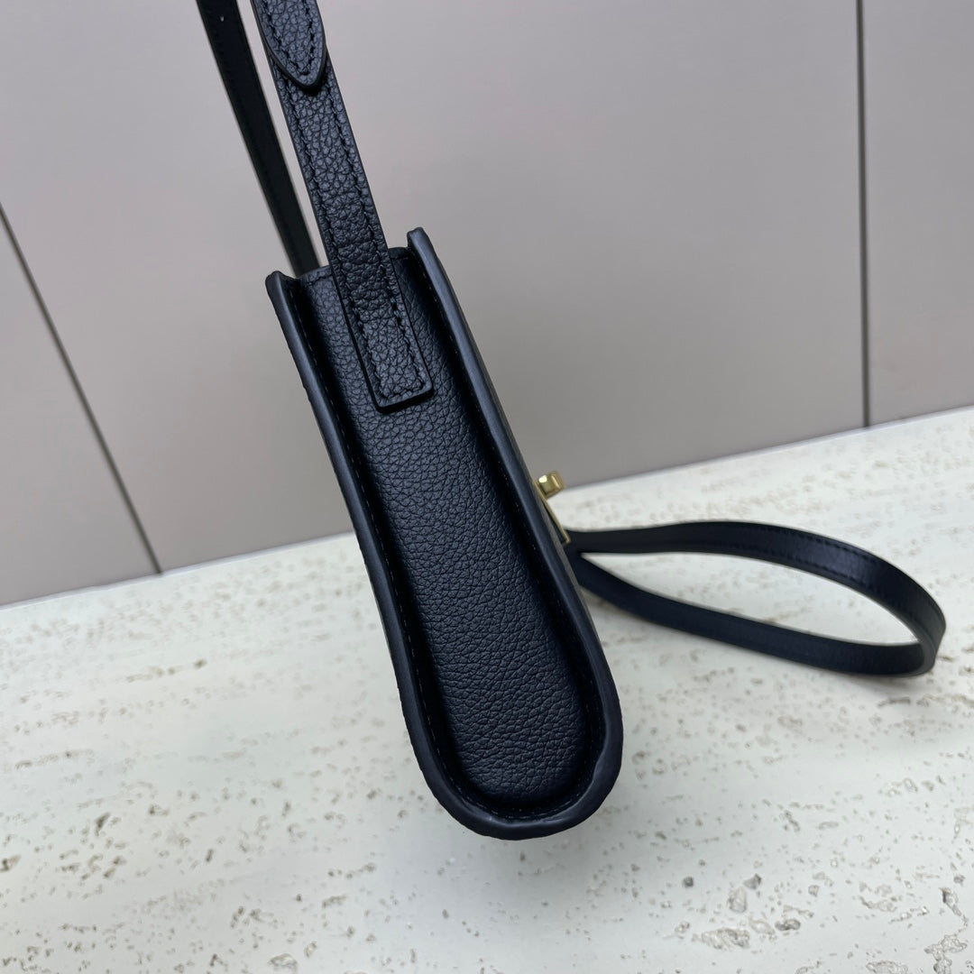 16 STRAP POCHETTE 18 IN BLACK SUPPLE CALFSKIN GOLD HARDWARE - 图片 4