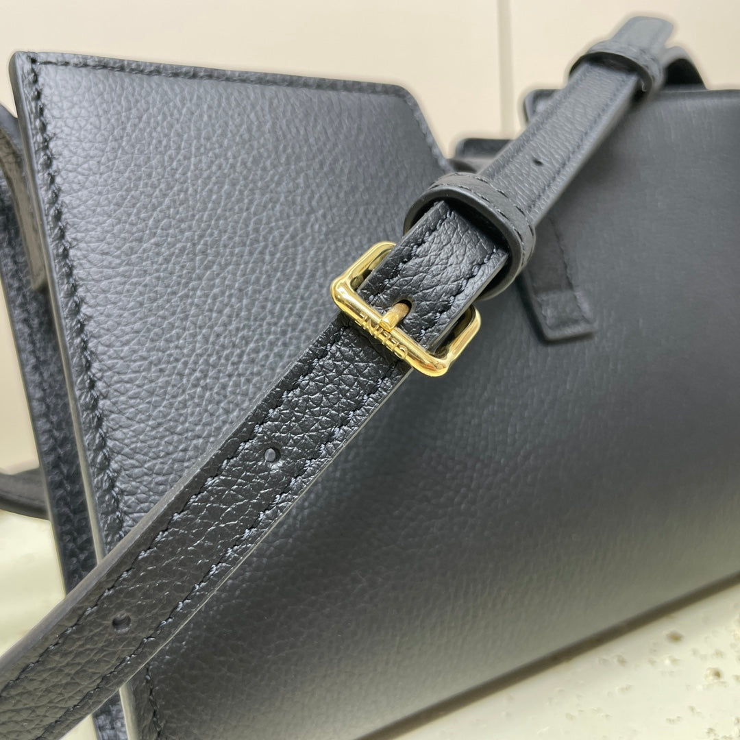 16 STRAP POCHETTE 18 IN BLACK SUPPLE CALFSKIN GOLD HARDWARE - 图片 9
