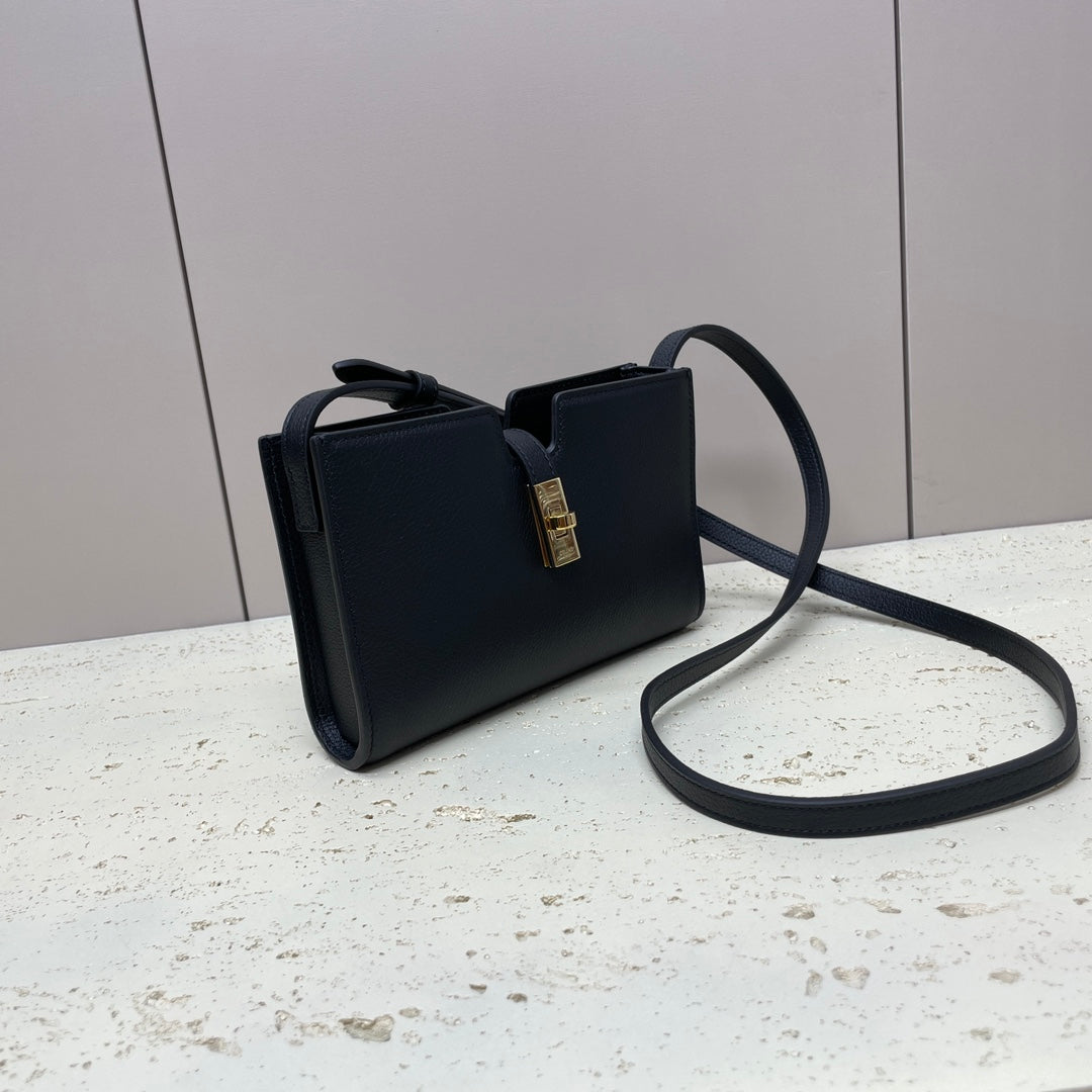 16 STRAP POCHETTE 18 IN BLACK SUPPLE CALFSKIN GOLD HARDWARE - 图片 3