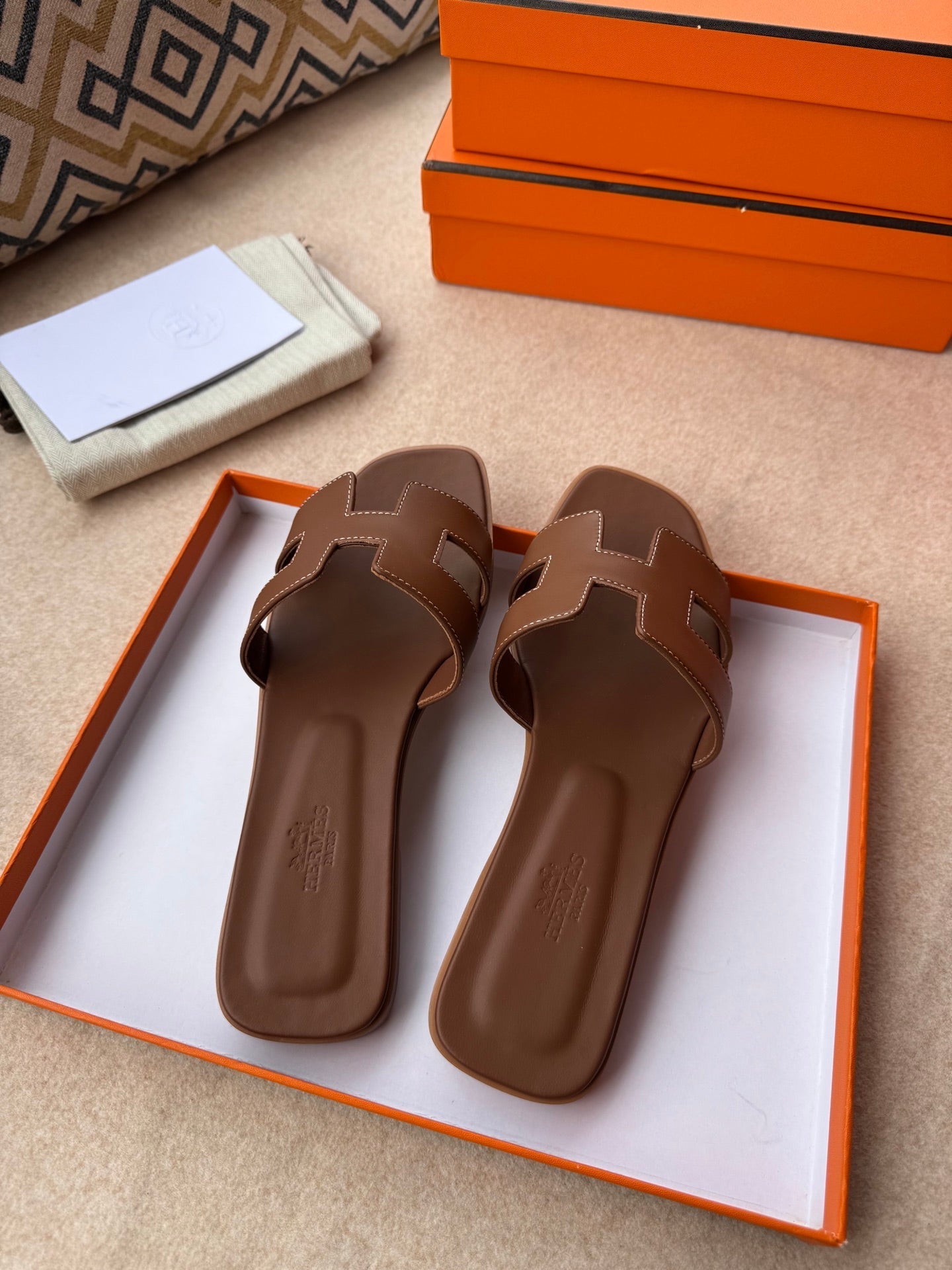 0RAN SANDALS IN PECAN BROWN CALFSKIN - 图片 5