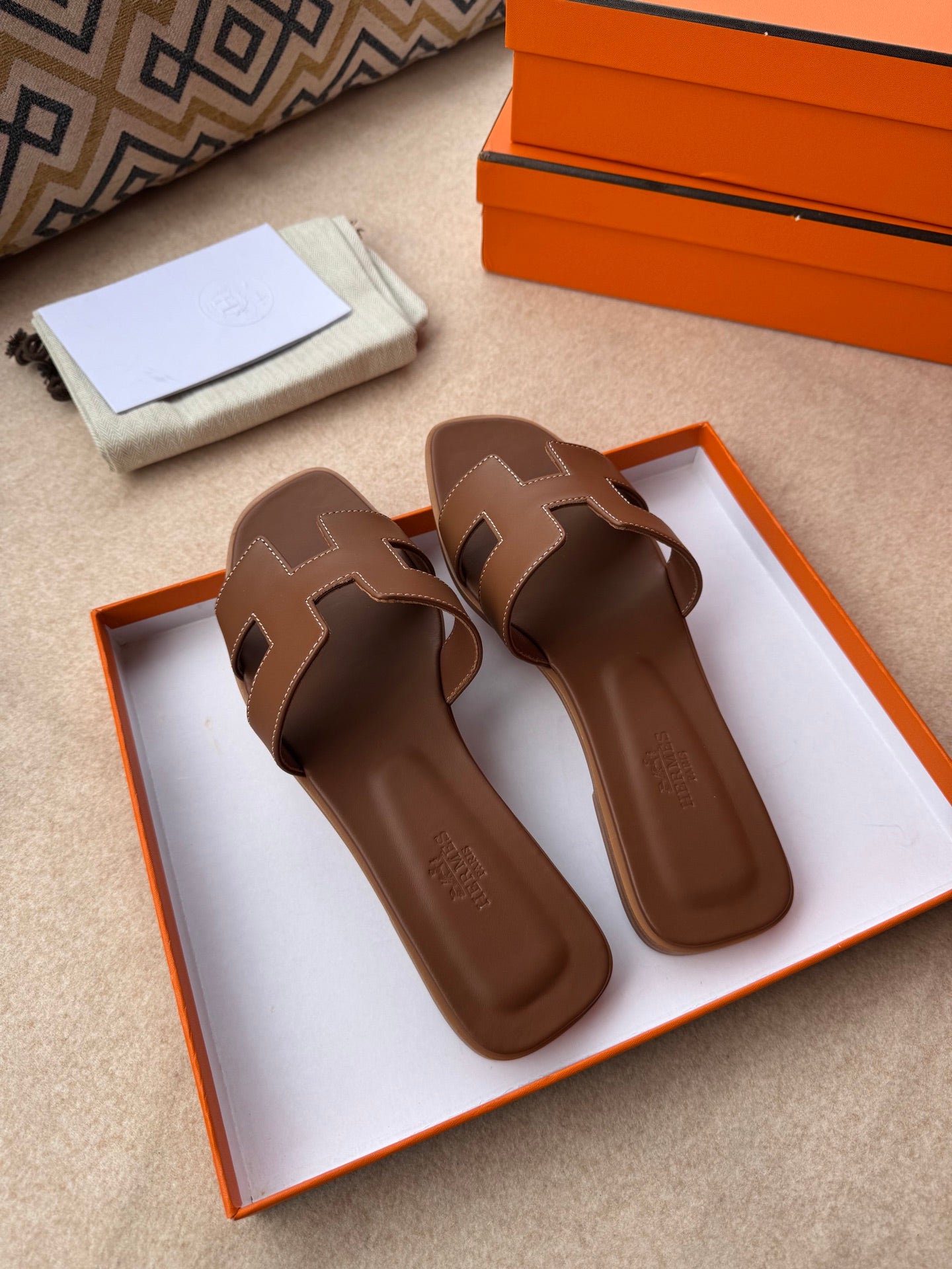 0RAN SANDALS IN PECAN BROWN CALFSKIN - 图片 8