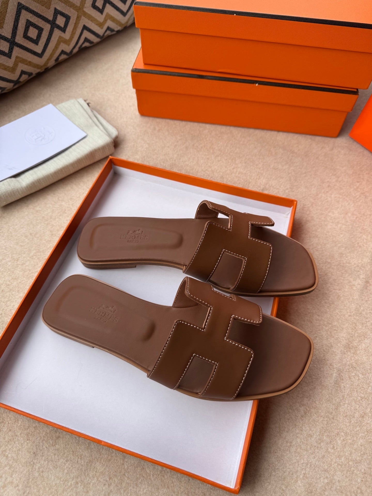 0RAN SANDALS IN PECAN BROWN CALFSKIN - 图片 10