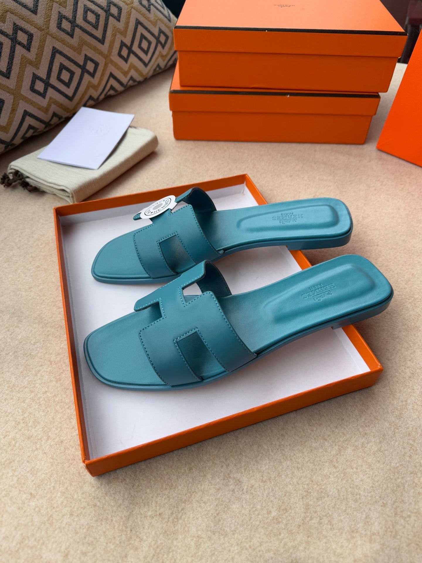 0RAN SANDALS IN SAPPHIRE BLUE CALFSKIN - 图片 7