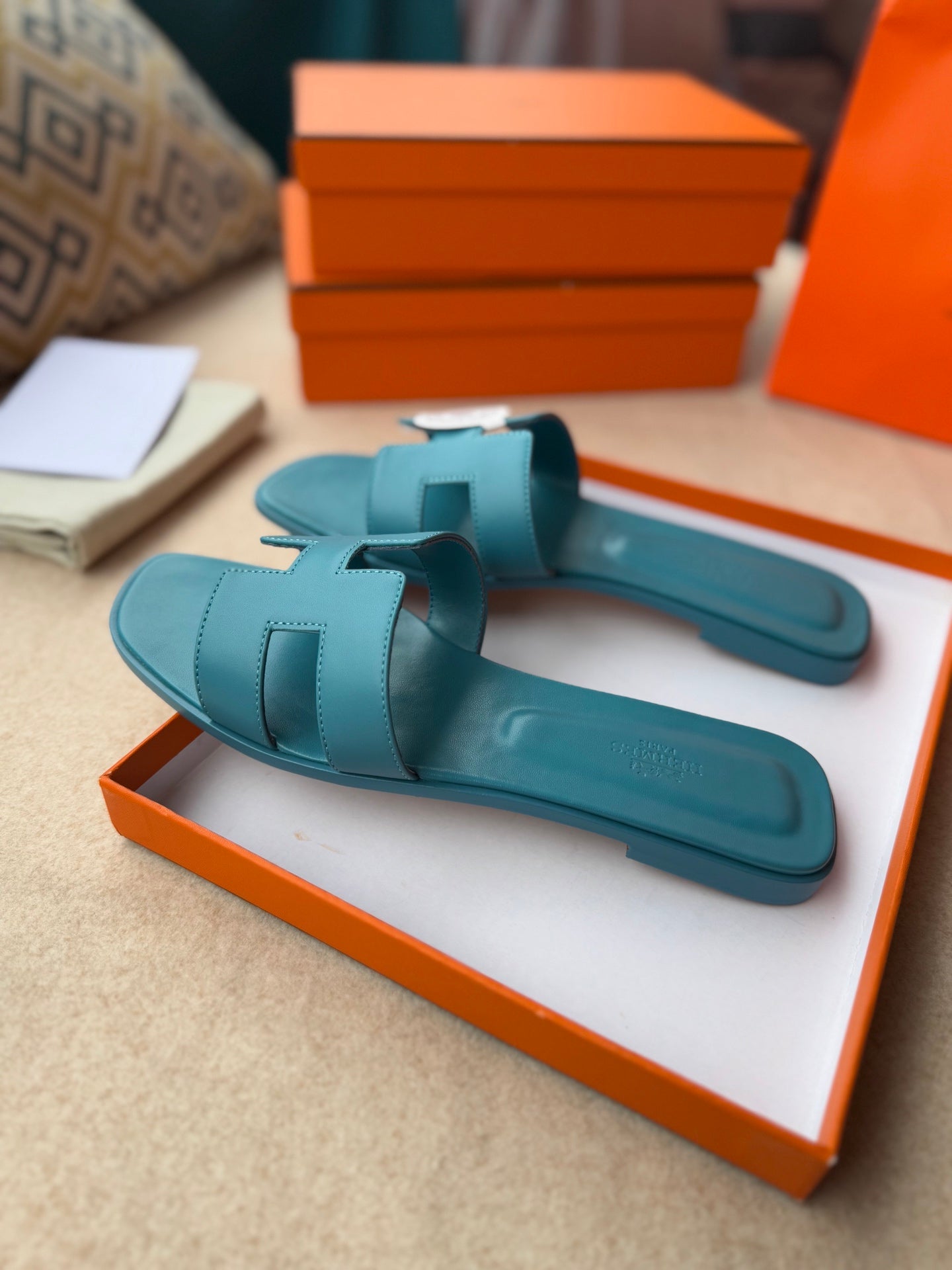 0RAN SANDALS IN SAPPHIRE BLUE CALFSKIN - 图片 3