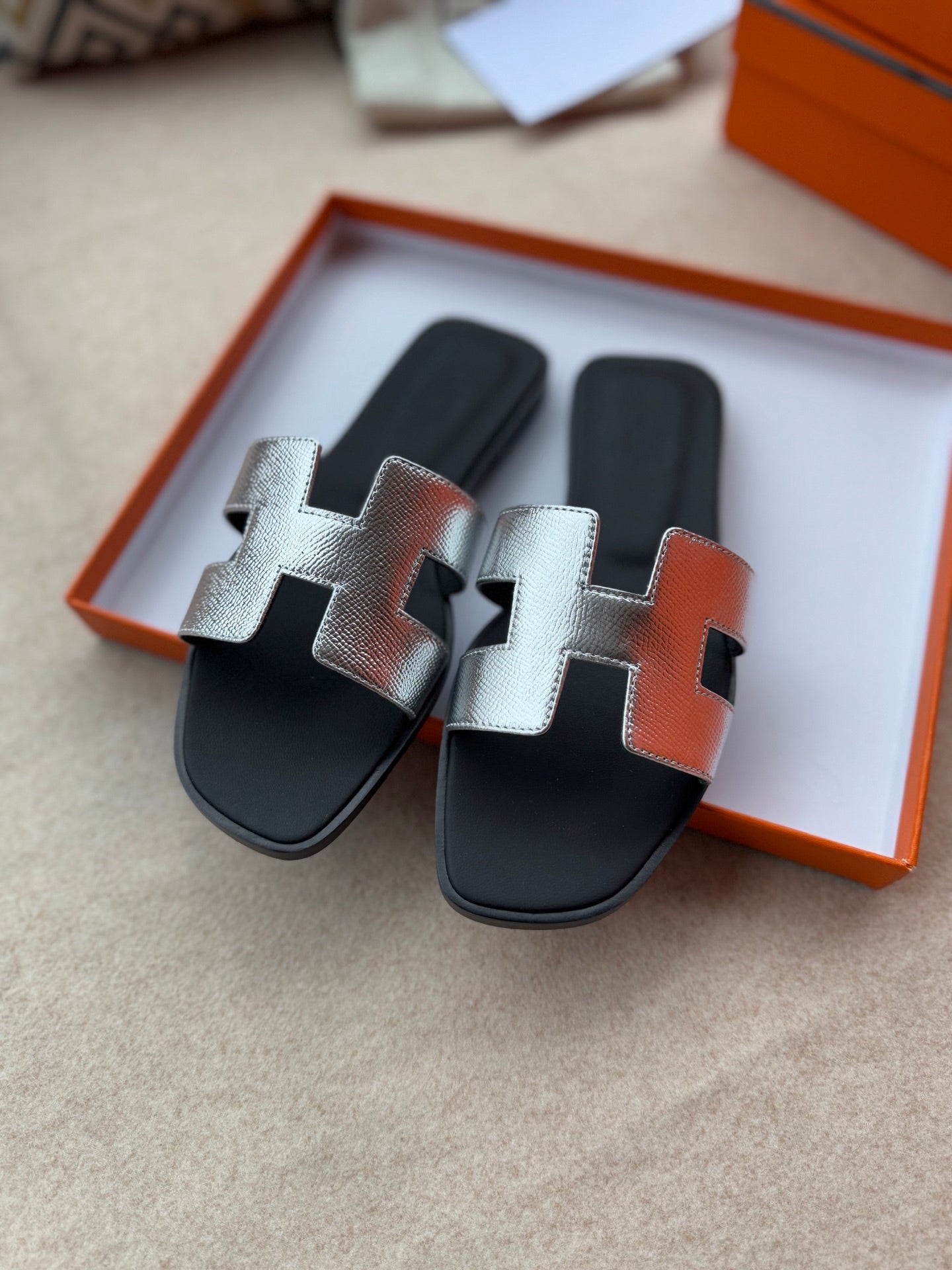 0RAN SANDALS IN SILVER CALFSKIN - 图片 5