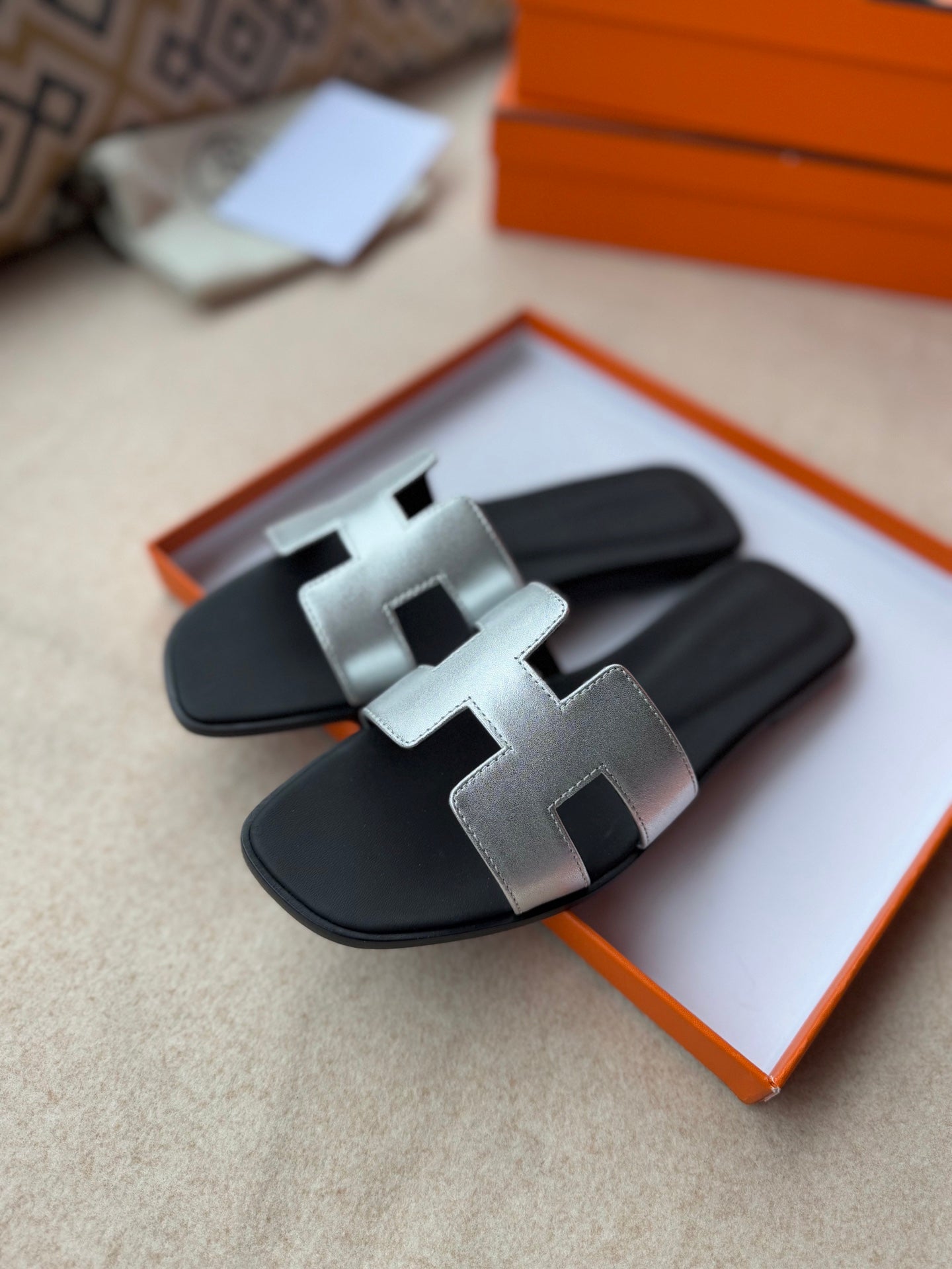 0RAN SANDALS IN SILVER CALFSKIN - 图片 4