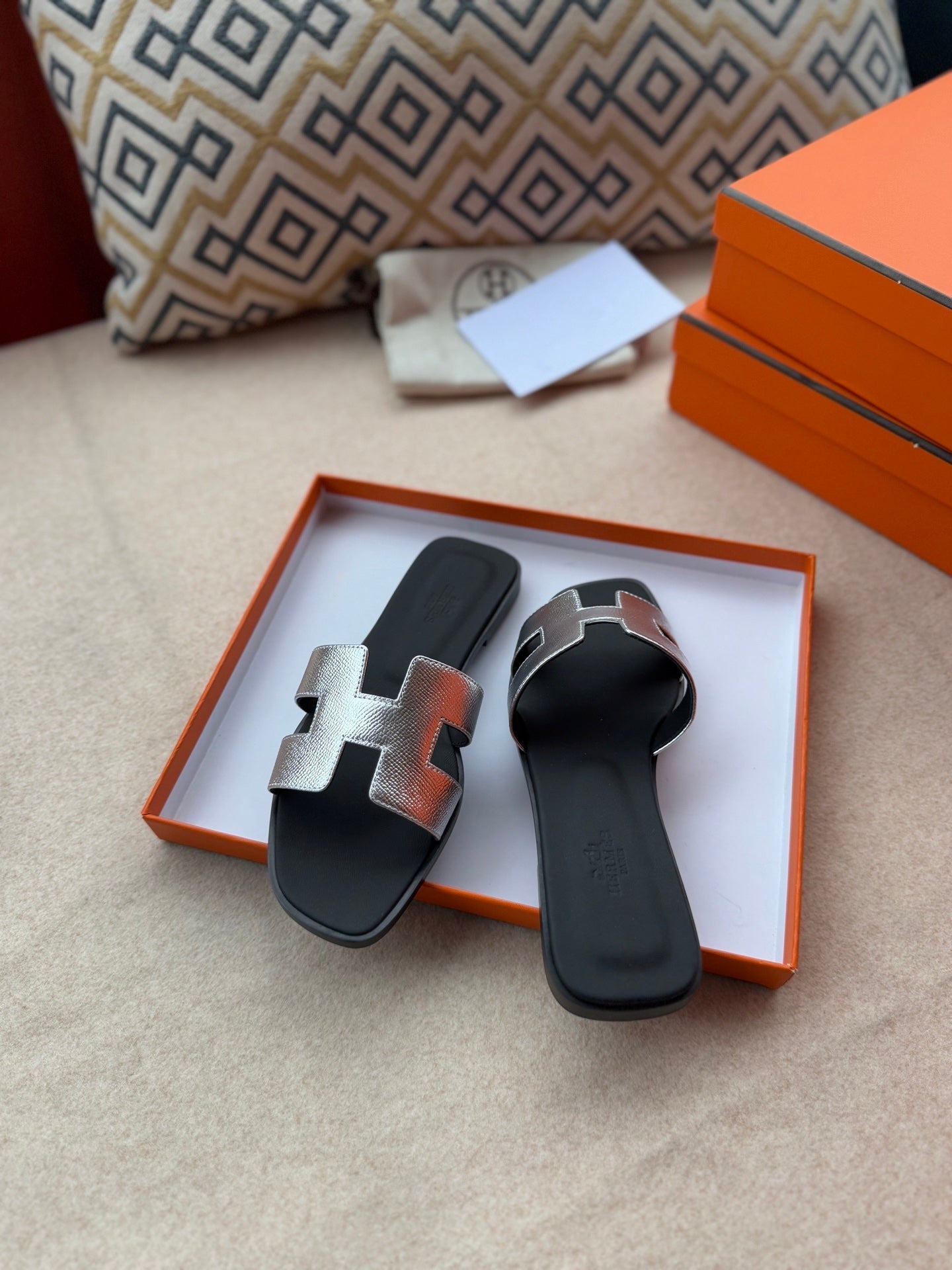 0RAN SANDALS IN SILVER CALFSKIN - 图片 8