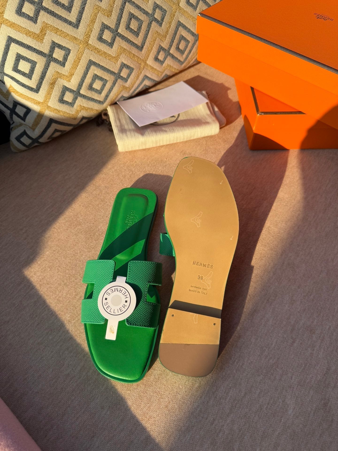 0RAN SANDALS IN SHAMROCK GREEN CALFSKIN - 图片 8