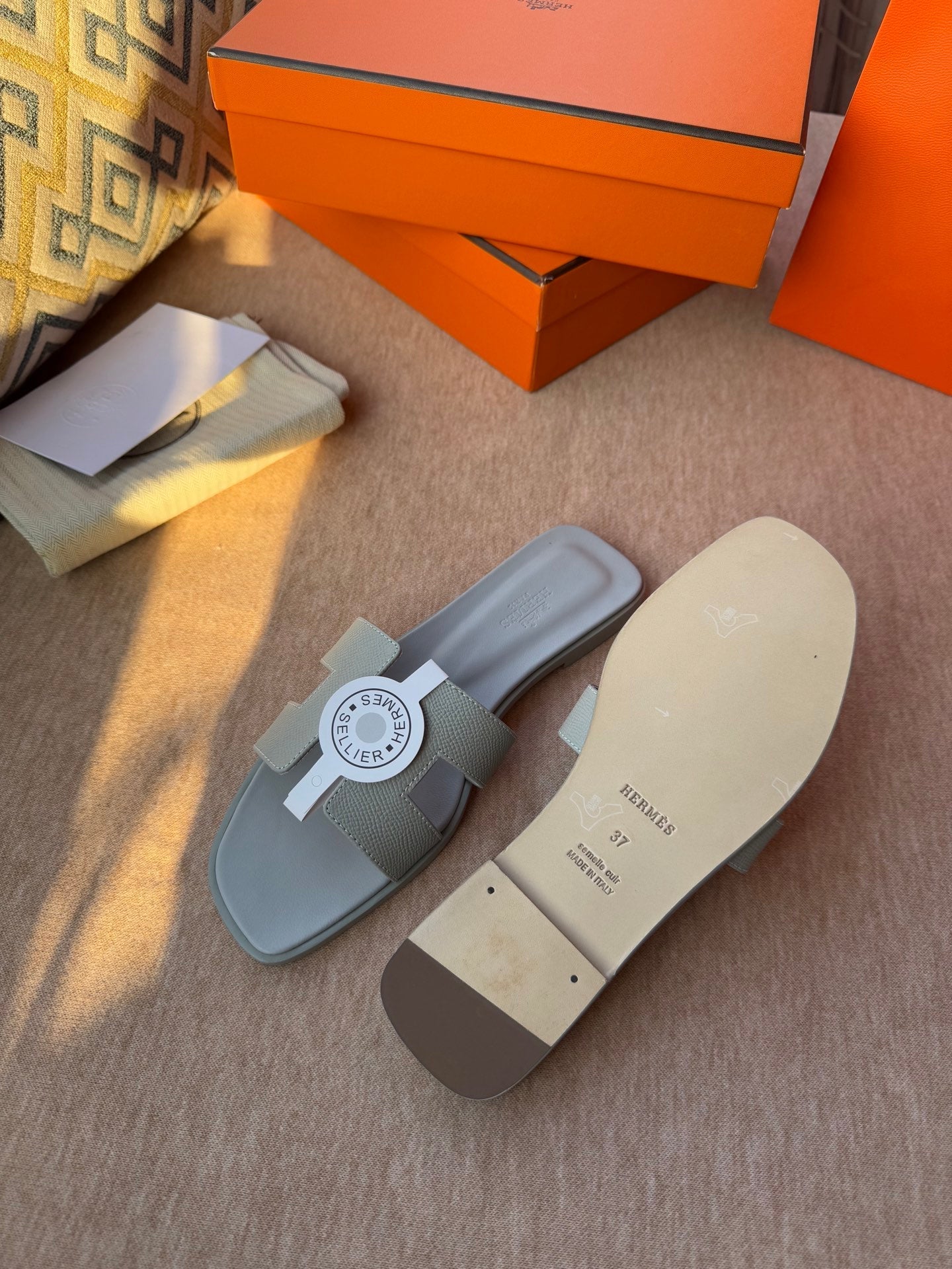 0RAN SANDALS IN WARM GRAY CALFSKIN - 图片 9