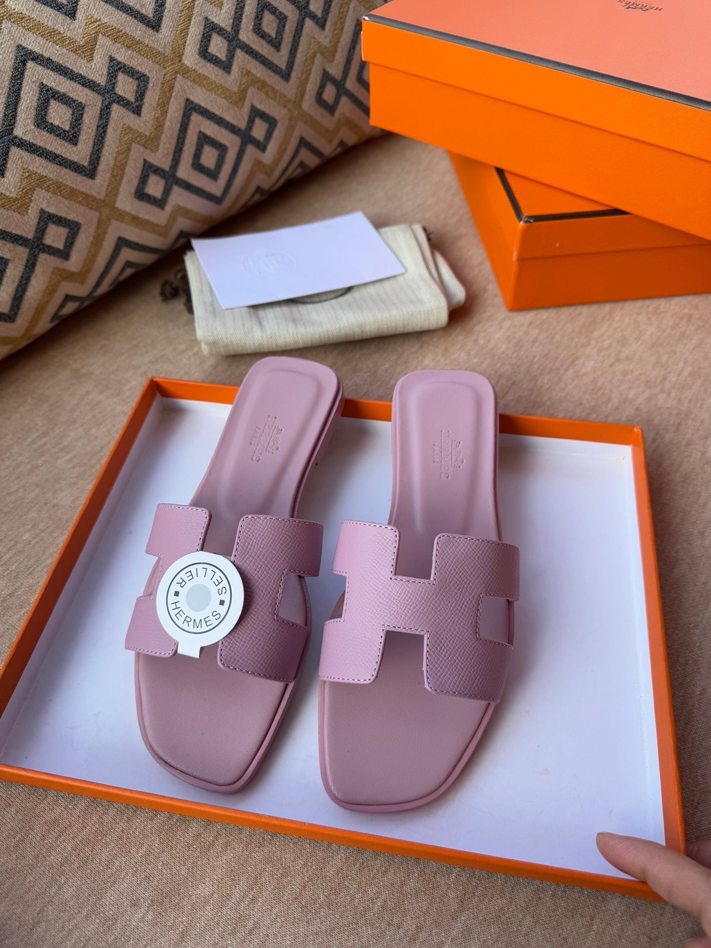 0RAN SANDALS IN PASTEL PURPLE CALFSKIN - 图片 5
