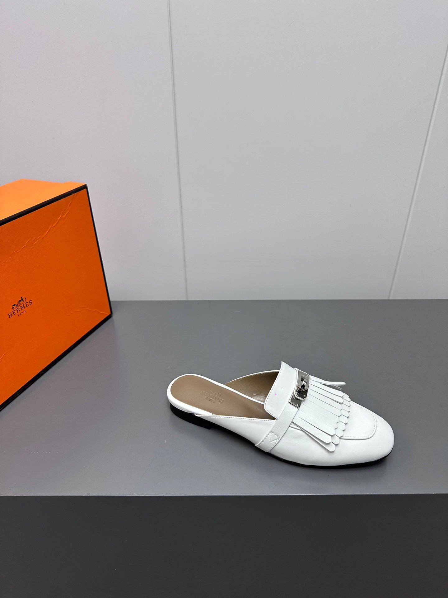 0Z MULE IN WHITE LAMBSKIN WITH FRINGE DETAIL - 图片 3