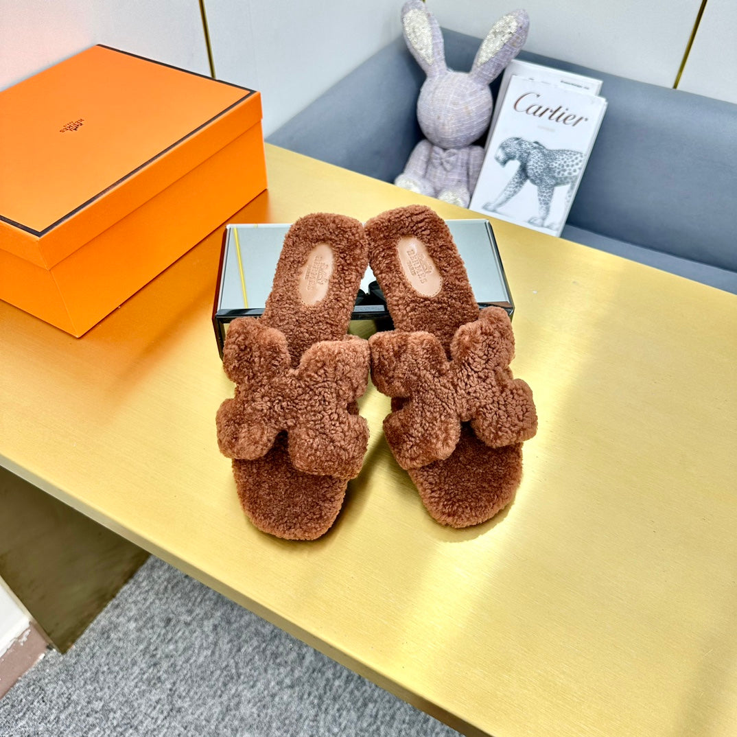 0RAN SHEARLING SANDALS UMBER BROWN