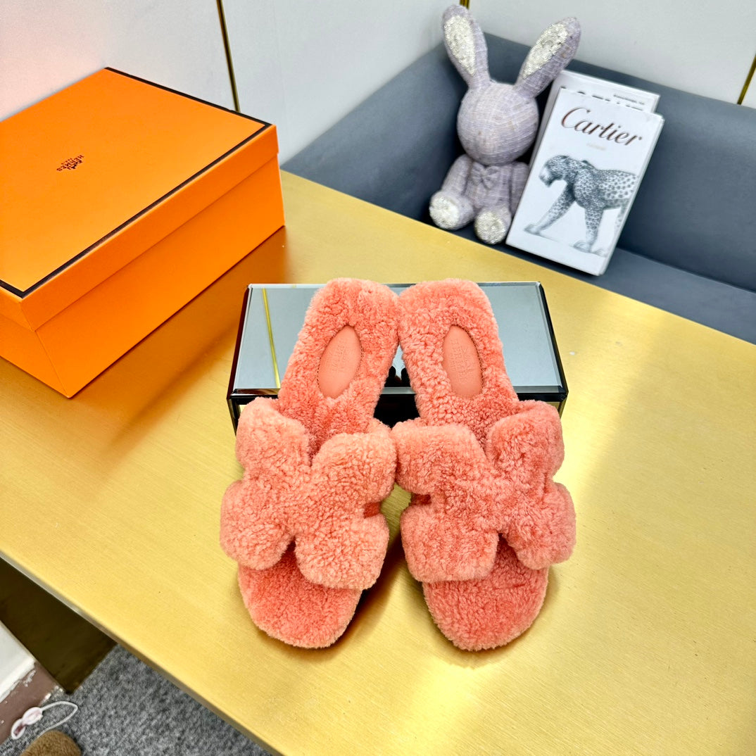 0RAN SHEARLING SANDALS SALMON PINK